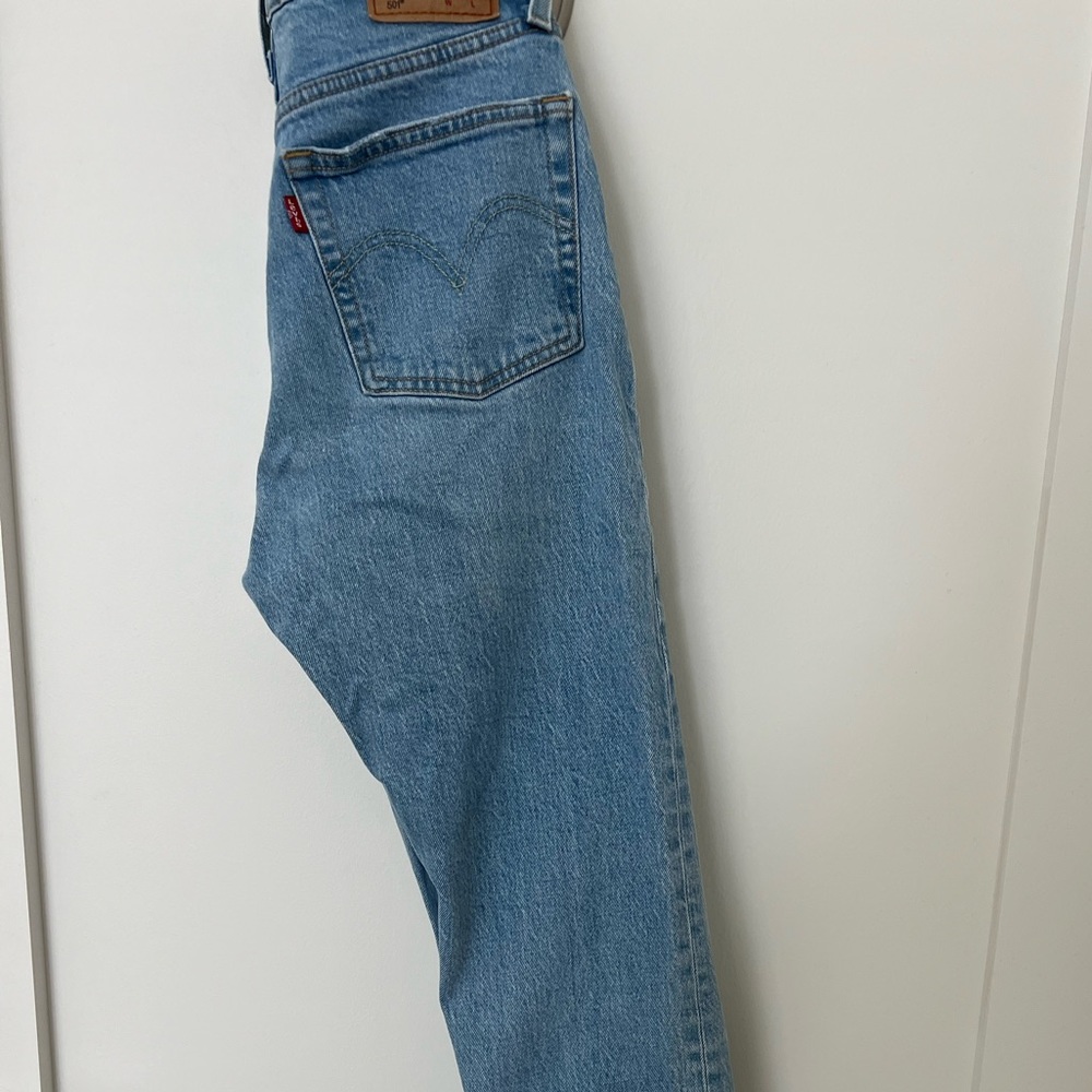 Levi’s light wash 501 jeans